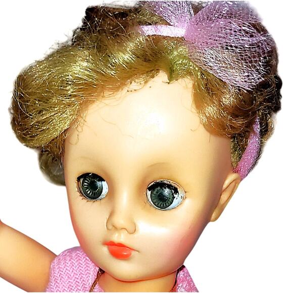 17" 50s Vintage Eegee Teenage "Miss Debutante" Fashion Doll with Dainty Necklace - Picture 10 of 12